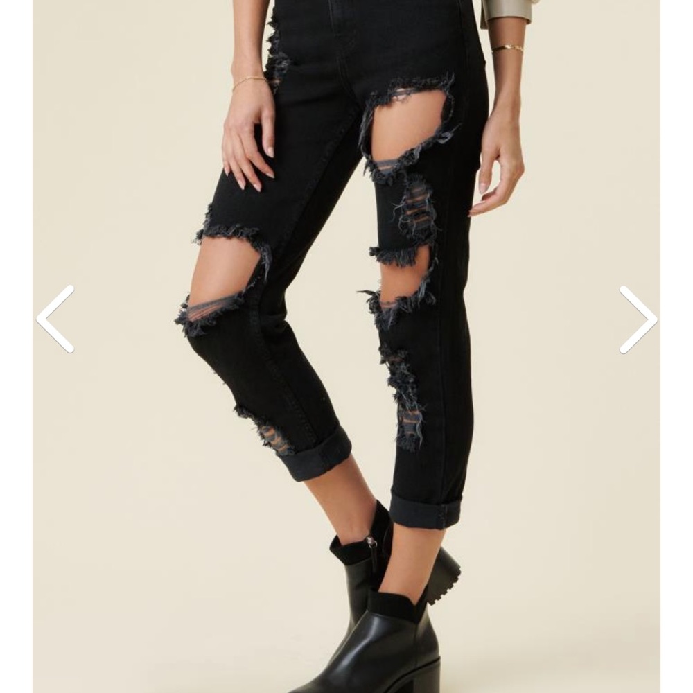 Vibrant M.I.U Distressed Boyfriend Jeans